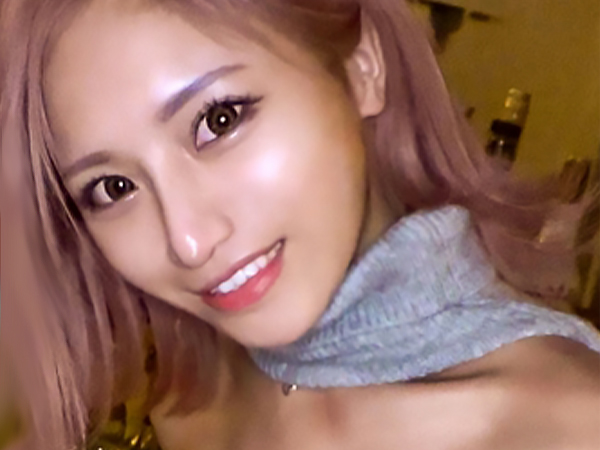 【巨乳×ギャル】バーで働いていた巨乳美人ギャルのパイパンマンコをクンニ責め！後ろから勃起チンポを突っ込んじゃう！