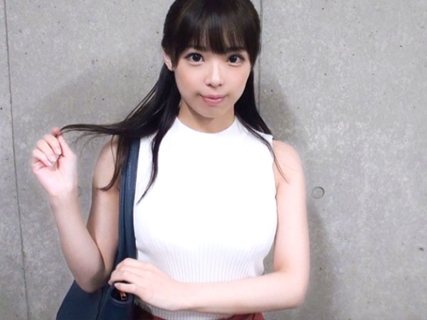 激カワ女子大生を口説いて３Pファックへ♡最初の恥じらいはどこへやら…両手にチンポ握りしめどんどんメス顔に♡