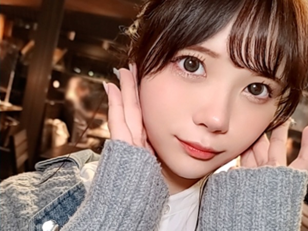 【田舎娘の初体験】 純朴な美少女が都会でエッチな冒険！ 恥じらいながらも感じてしまう、ウブな反応がたまらない♡