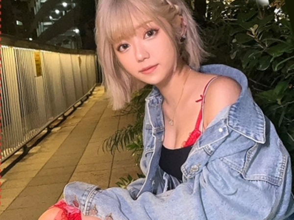 【Mっ気ギャルを拘束プレイ】 スレンダー美ボディを縛ってバイブ責め！ 敏感すぎてすぐイッちゃう変態娘♡