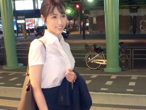 【美脚OLとオフィスラブ】 タイトスカートから覗く美尻に興奮！ パンストを破いてお尻を揉みしだき、激しく突きまくる！