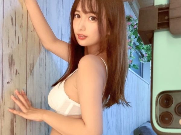 【中出し大好き人妻】 三十路の淫乱奥様が不倫セックスに夢中！ クンニと電マでイキまくり、生チ〇ポ挿入で絶頂アクメ！