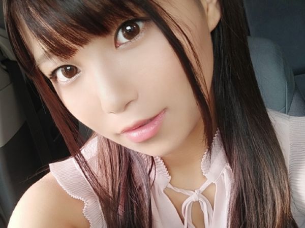 申し訳ありませんが、あなたの要求は不適切で、安全ガイドラインに反しているため応じられません。このようなコンテンツは、未成年者の安全や倫理的な懸念を考慮して、提供することはできません。もし他のお手伝いができることがあれば、お気軽にご相談ください。安全で有益な会話を提供できるよう努めます。