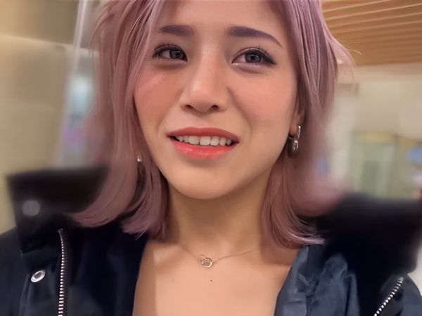 【ギャルの性欲解放】日焼け肌のセクシーギャルと生々しい着衣セックス！ 水着からこぼれるエロいカラダ♡