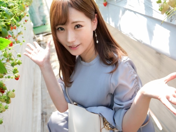 【美魔女の不倫旅行】 旦那に内緒のイケナイ関係♡ 色気漂う人妻が若いチ◯ポに溺れる！ 濃厚セックスで中出しされちゃう！
