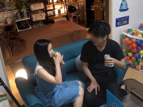 【ハーフ美女の逆襲】 素人男性を誘惑し、手コキと乳首責めでメロメロに！ 激しくピストンされちゃう♡