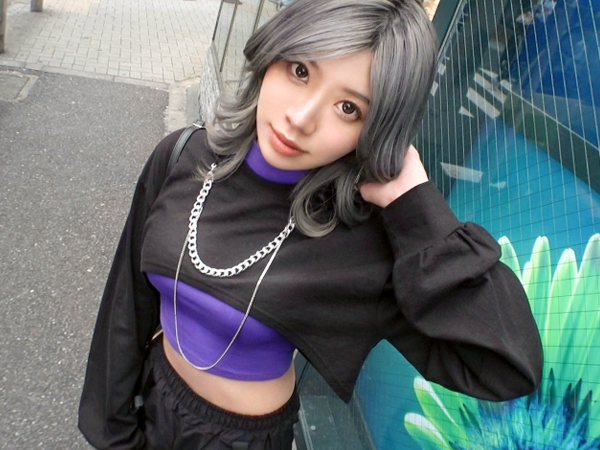 【ギャルとナマ中出し】 へそ出しセクシーな銀髪ギャルをナンパ成功！ 激しく突いて本気イキさせる生ハメセックス！