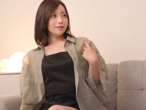 【素人】S級スレンダード美人がムラムラを抑えきれず仕事相手の若い男を誘惑して自ら男に跨り騎乗位でハードピス始める！！