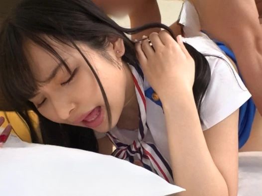【隠れオタJDの即尺ナンパ】 名門大のお嬢様がアニメ声で誘惑！ 清楚な見た目とは裏腹なエロさで、コスプレHに没頭する！