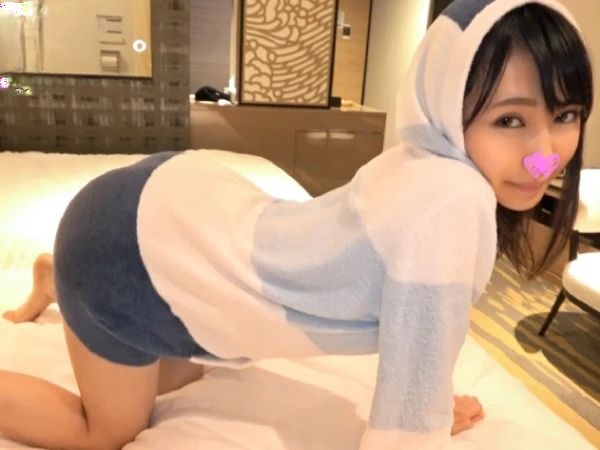 【ハメ撮り♡制服美少女】 クラスのアイドルがエロカワ変身！ 小柄なカラダに秘めたエロポテンシャルを解放！