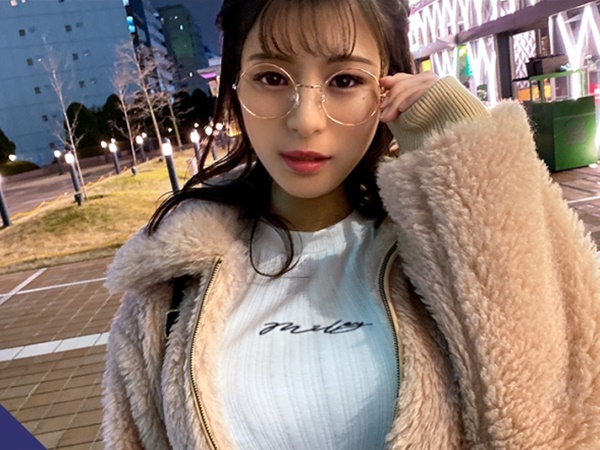 【隠れ巨乳のメガネっ娘】 体操服からこぼれる爆乳がエロすぎ！ 敏感ボディが乱れまくる♡ 眼鏡ビッチの淫乱セックス！