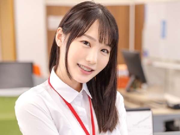 【オフィス不倫の禁断プレイ】旦那じゃ満足できない人妻が上司と社内で過激セックス！ドスケベ人妻の欲求不満が爆発、オフィスで激しく絡み合う不倫ファック♡