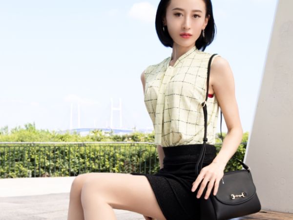 【人妻の性欲爆発】『もう我慢できない…』セックスレスに耐えきれず、他人棒を求めてしまった美熟女奥様！手マンでトロトロになったオマンコに、激しく突き上げられて快感を貪る不倫SEX！♡
