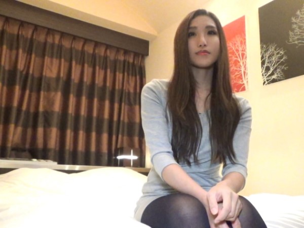 【エステティシャンの本性】大人の色気ムンムンお姉さん、手マンで潮吹きアクメ連発！連続絶頂のハメ撮りセックスで本気汁ダダ漏れ♡