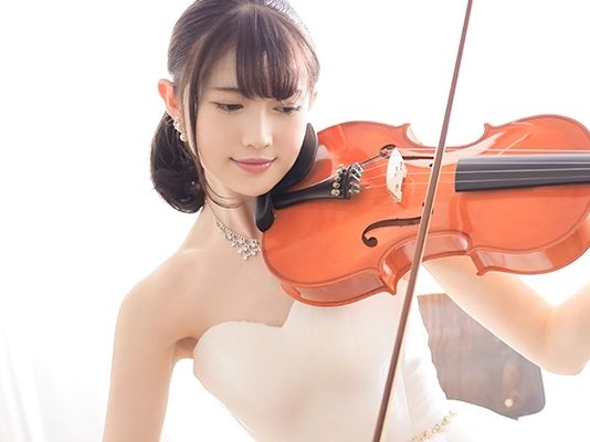 【名門大卒美少女】エリート女子がAVで大胆デビュー！超敏感なパイパンマンコがビクビク反応、大量の潮吹きで絶頂しまくり！♥インテリ美女の意外なエロさに驚愕！