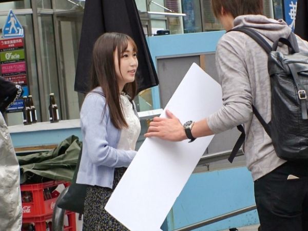 【ピュア美少女ナンパ】SNS映えに夢中なウブっ娘をゲット！初々しいフェラテクに興奮MAX！キツマンにデカチン挿入で大人チ○コに悶える姿がエロすぎる！♡