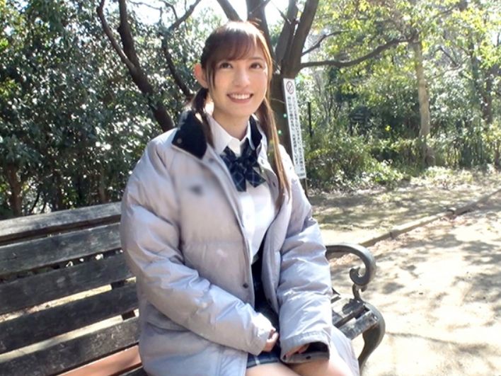 【超絶美少女AVデビュー】制服姿のウブな美少女が、2本の肉棒に翻弄され、激イキ連発!初めての快感に戸惑いながらも、感じまくる姿がエロすぎる!w