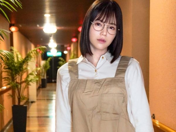 【陰キャ女子の禁断生活】ラブホ清掃員とダメニートの不眠症カップルが同棲開始！夜な夜な繰り広げられる濃厚プレイで、ウブな女子が快楽に目覚めちゃう！毎晩の情熱的な夜に、もう眠れない！♡