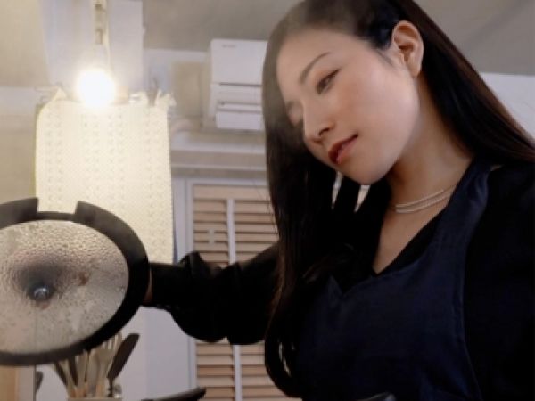 【禁断の不倫】『旦那には内緒にして…』家庭的な美巨乳スレンダー妻が、背徳の立ちバック＆激しすぎる騎乗位で旦那以外の男に乱れまくる！♡