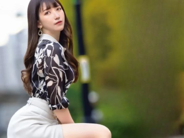 【美巨乳人妻の危険なバイト】『バレたら離婚よ…』30代とは思えない美ボディ妻がエッチなアルバイトに挑戦！夫に内緒で見知らぬ男にオッパイ揉まれ、アソコを激しく責められちゃう！