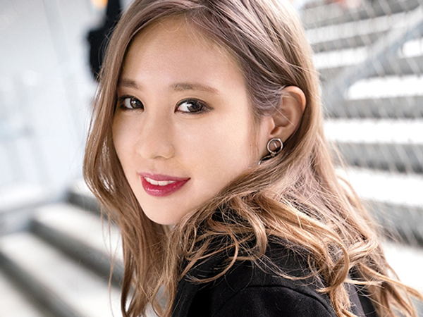 【金髪ビッチギャル】『もっと突いてよ～！』強気なギャルがチンポ2本に翻弄され、快楽の奴隷に！金髪揺らして喘ぎまくる3Pセックスで絶頂しまくり♡