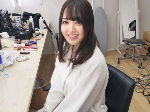 【元アイドルがAV解禁】『もうアイドルじゃないから…』色白美肌の美少女が制服姿でAVデビュー！着衣のままエッチなセックスに挑戦しちゃう♡