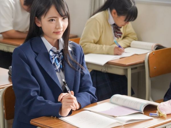 【制服美少女の逆襲】『先生、私がリードするね…』学校一のモテJKが禁断の教師喰い！我慢できずに教室でエッチな誘惑♥ 制服姿で先生を押し倒し、初体験なのに大胆にリードしちゃう！