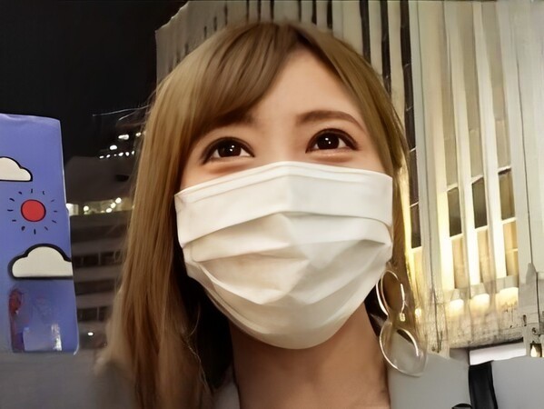 【美人キャリアウーマンの裏の顔】『仕事中は真面目なのに…』エッチな音を立てながらフェラする姿は超エロい！ ジュボジュボと卑猥な音を響かせ、美乳を丸出しにしたエロ下着姿で、仕事では見せない本性をさらけ出す！