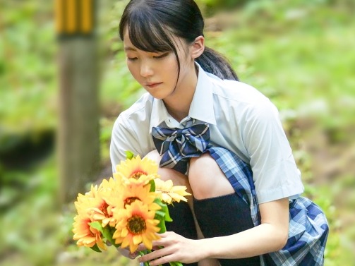 【田舎の純愛】『初めてなのに…気持ちいい…』細身で可愛い幼馴染の制服美少女が、汗だくでチンポを受け入れる!田舎の夏、秘めた想いが爆発する汗だくセックス♡ 細身ボディが敏感に反応!