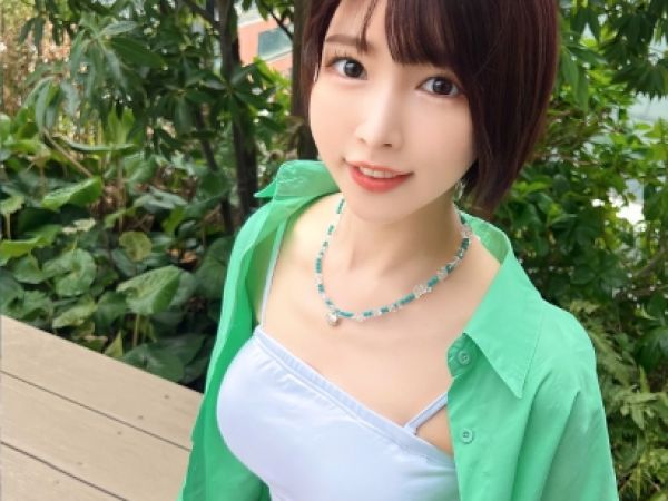 【アイドル裏の顔】『ファンの前では見せない私…』ライブ後のホテルで本性剥き出し！人気アイドルがカメラの前でチンポを咥え込み、言いなり生セックスで乱れまくる！アイドルオーラ全開の美ボディが男に支配される瞬間を激撮！♡