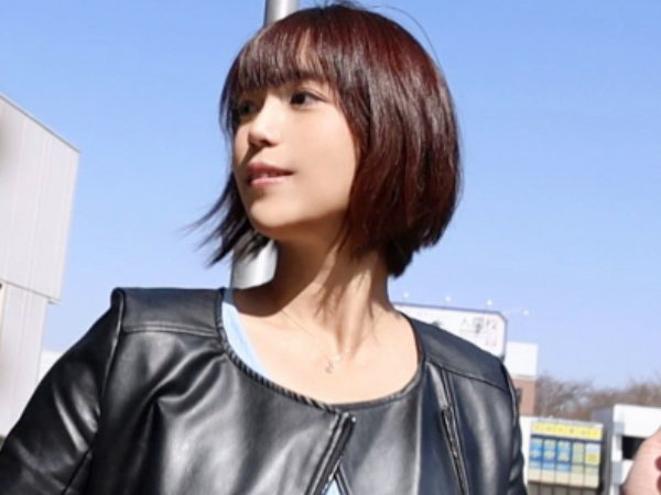 【三十路人妻の裏の顔】『養育費？いや、ただのエロい私…』旦那には言えない本性！欲求不満な人妻がAVで本気のセックス！三十路とは思えない色気と淫乱さに驚愕！旦那じゃ満足できないオマンコを激しく責めまくる！♡